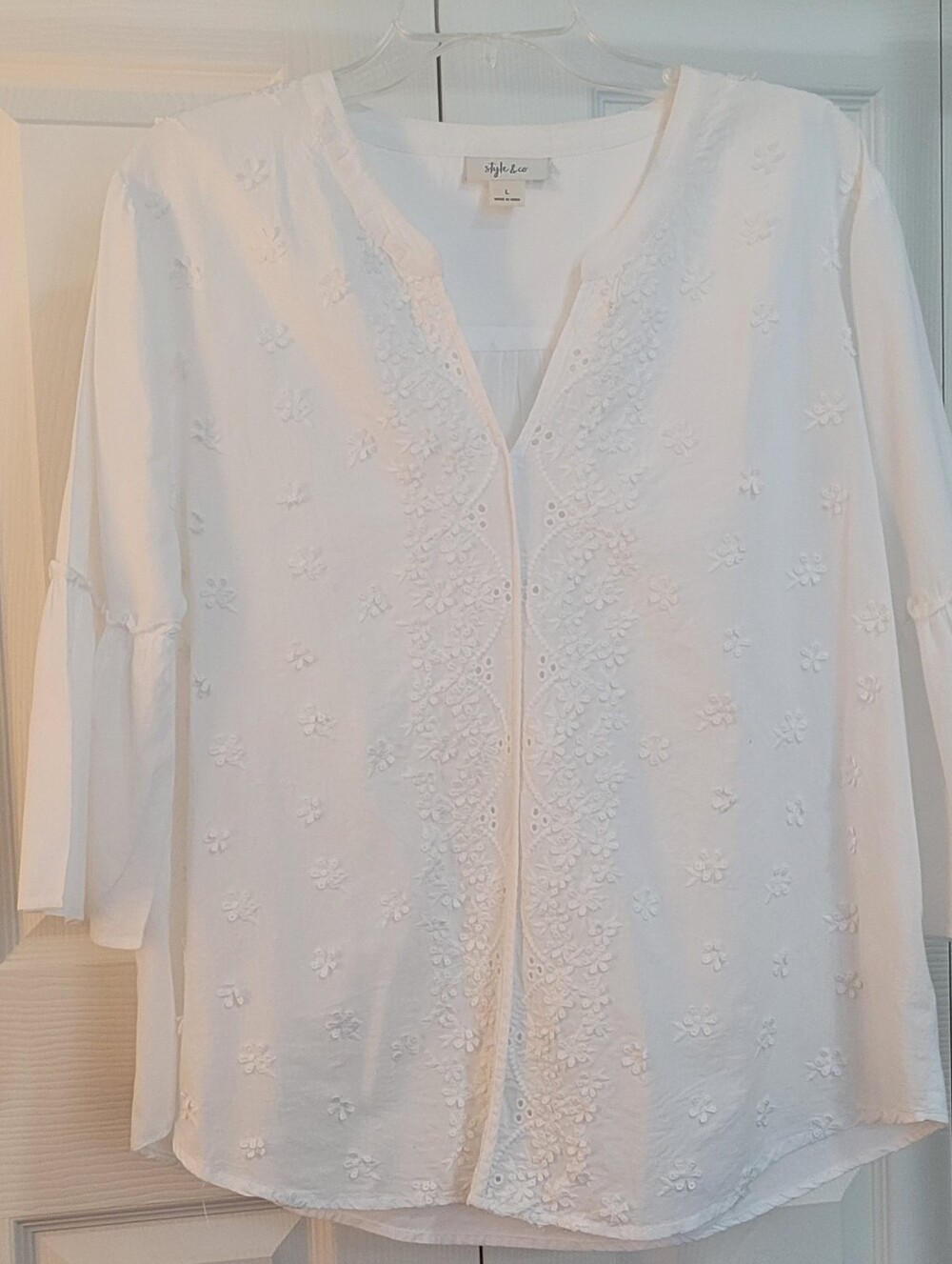Style & Co. White Floral Embroidered V-Neck Blouse